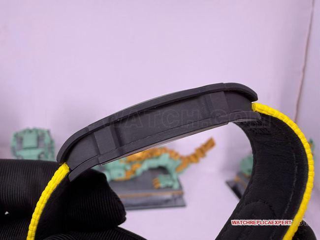 top-tier watch RM067-02Richard Mille hollow dial yellow braceletside live photo