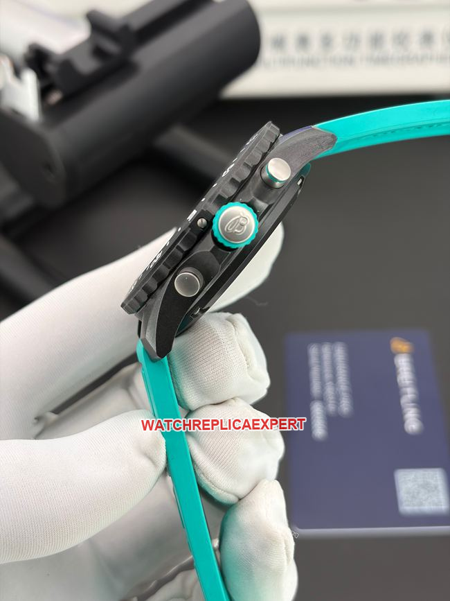 top-tier watch original Breitling professional gray plate blue green bracelet quartz movementside live photo