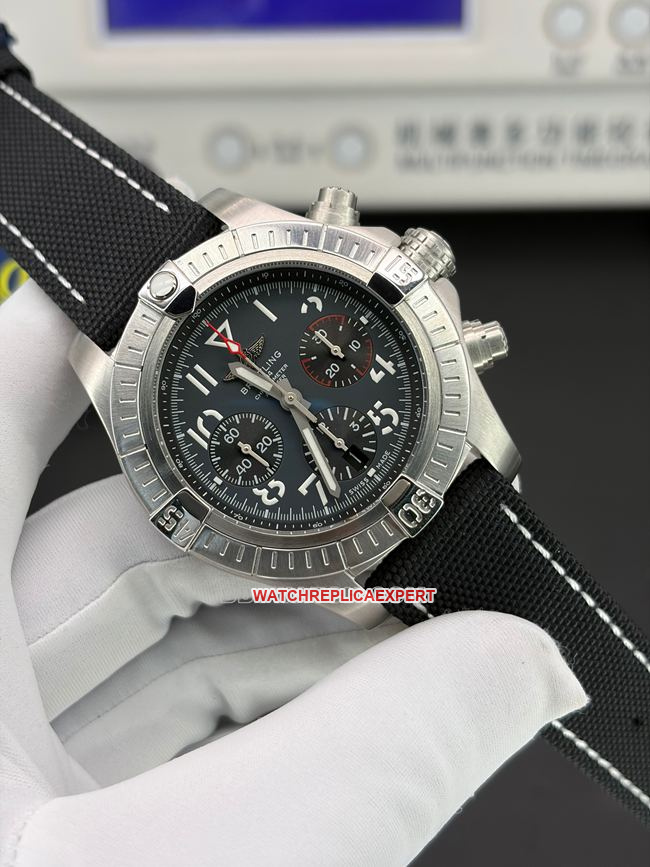 top-tier watch BLS factory Avenger Breitling gray plate chronographfront live photo
