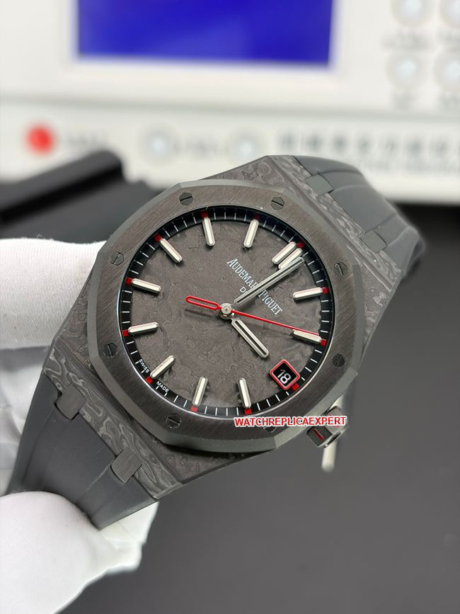watch DIW factory Royal OakAudemars Piguet carbon fiber 15500 front live photo