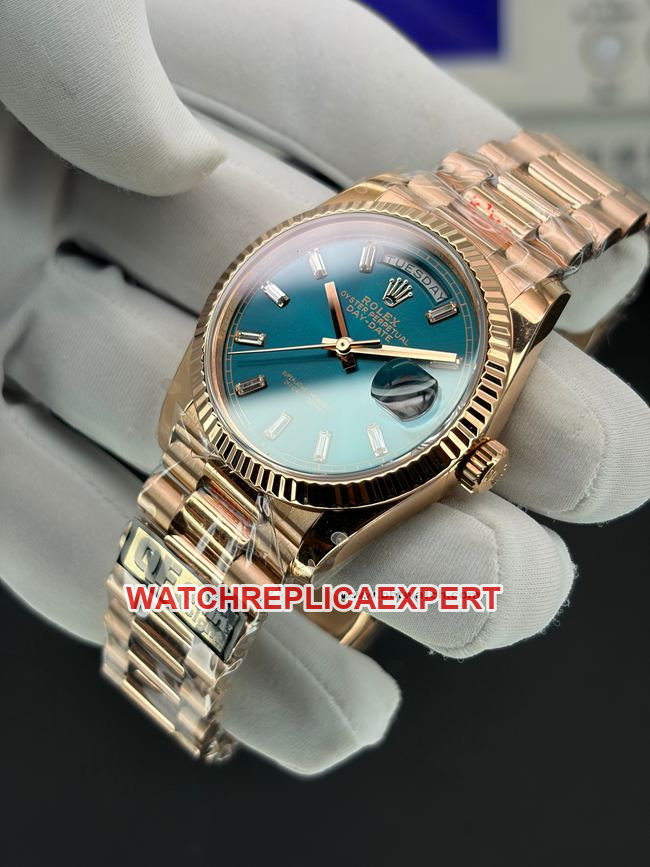collectible watch Day-DateQF factory Rolex blue green dial 36mm front live photo