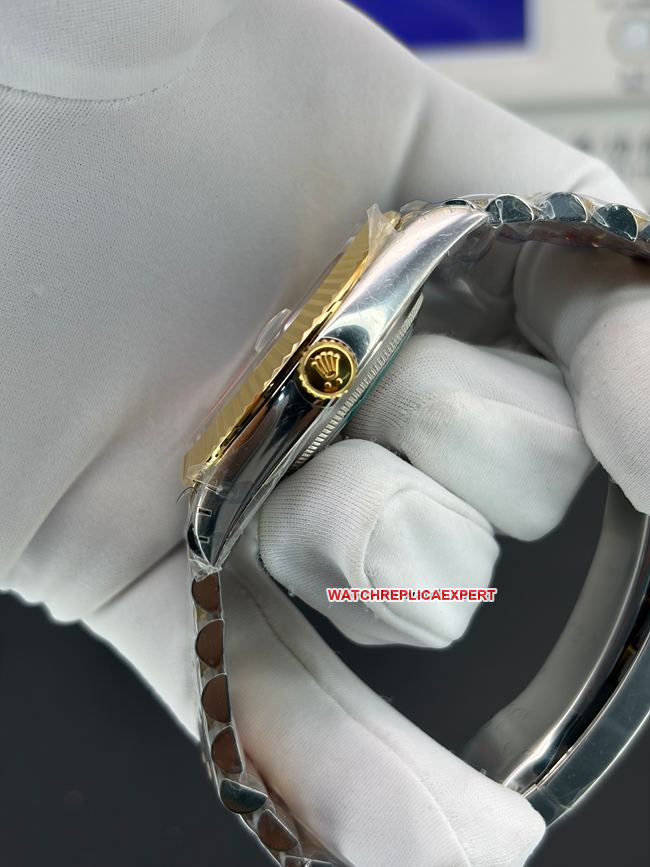 1:1replica watch RolexVS Factory log black dial3235movementside live photo