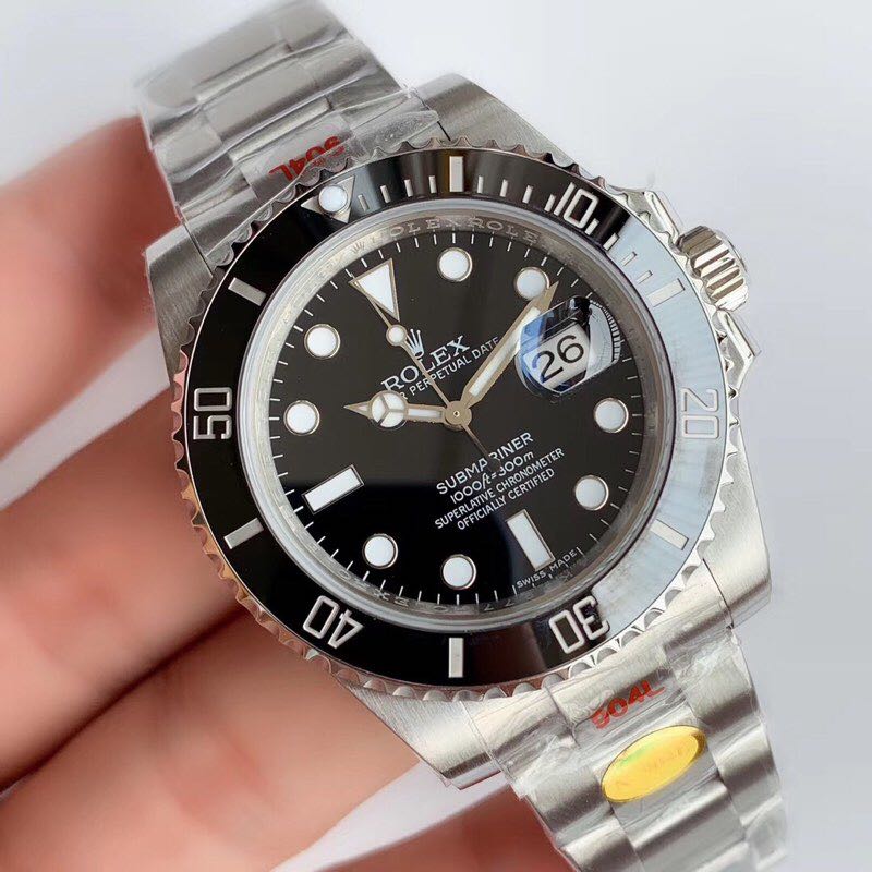 N Factory Submariner Rolex V10 is here, solving the issue of bezel fading. Front view.