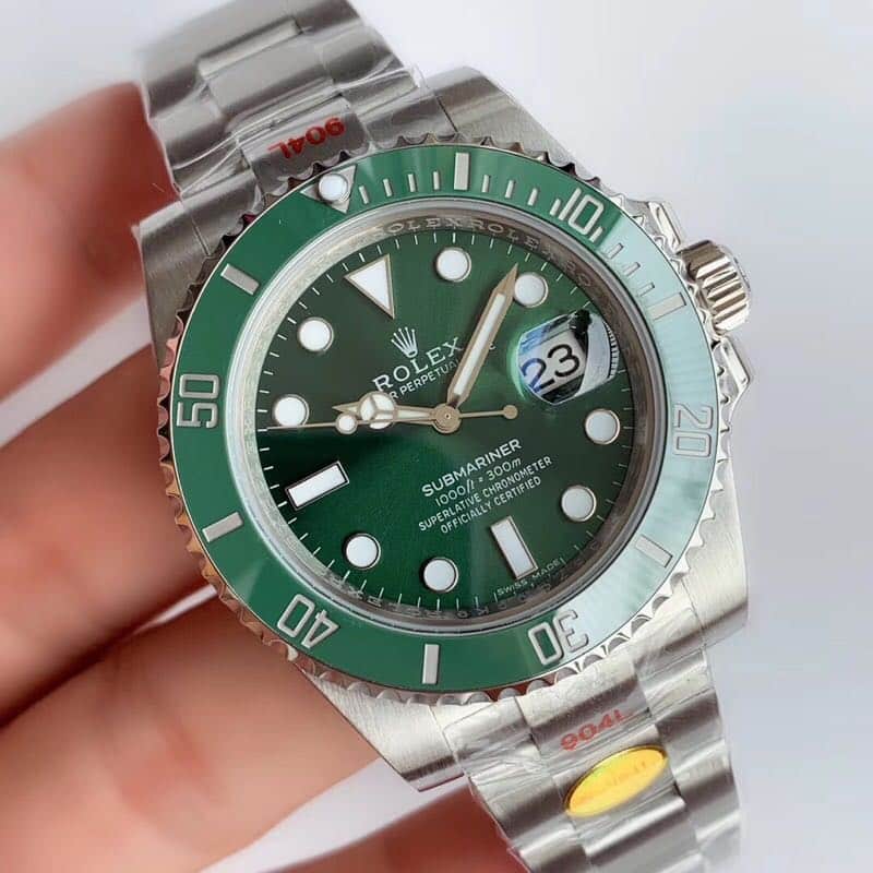 N Factory Submariner Rolex V10 is here, solving the issue of bezel fading. Front view.