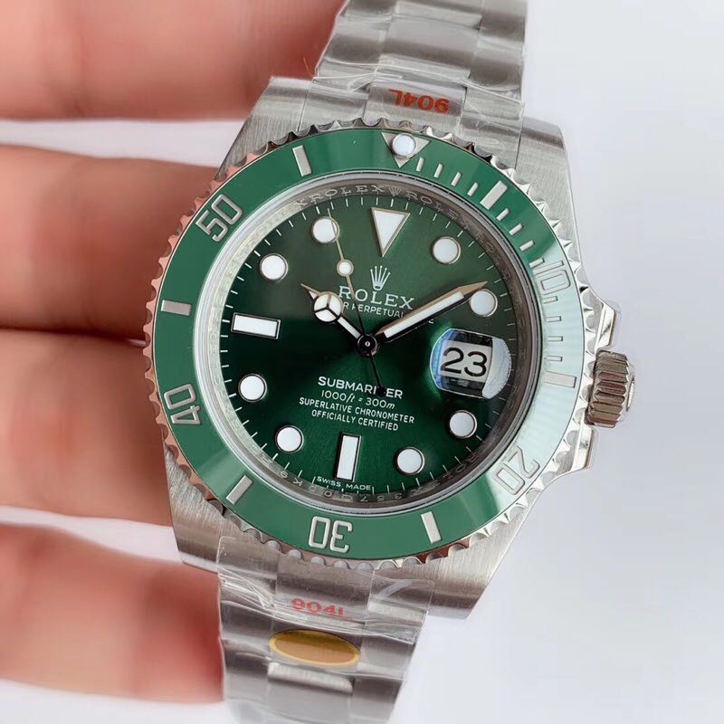 N Factory Submariner Rolex V10 is here, solving the issue of bezel fading. Front view.