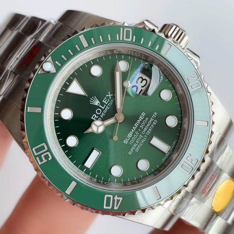 N Factory Submariner Rolex V10 is here, solving the issue of bezel fading. Front view.