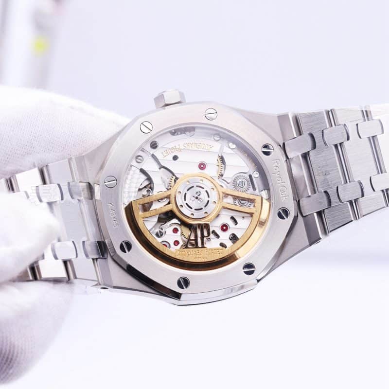 Audemars Piguet Royal Oak 15500 Review - The 15400's New Generation Tough Guy Masculine Movement Watch Image