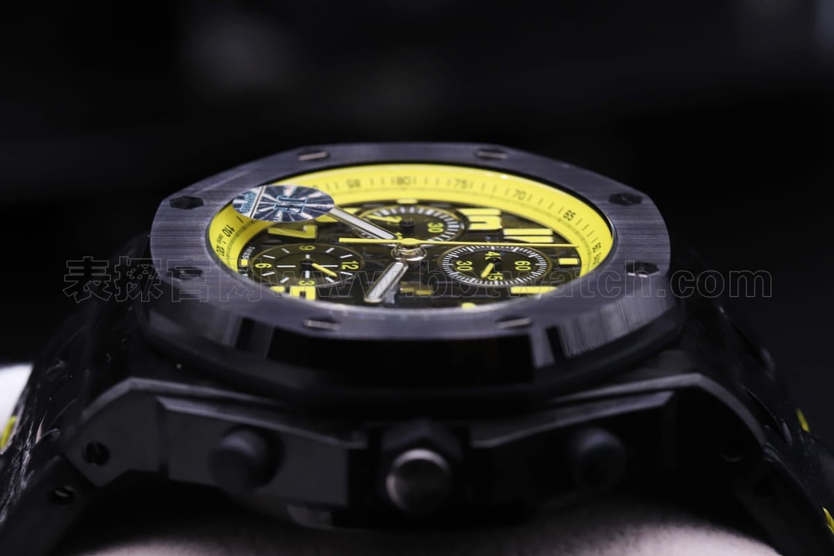 AP 26176FO Carbon Fiber 42mm Diameter 3126 Movement Men's Watch Review - Side View