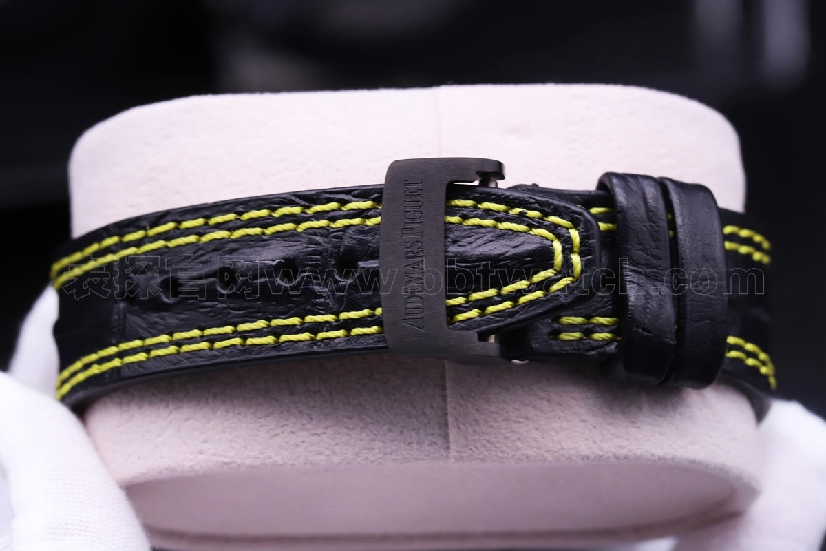 AP 26176FO Carbon Fiber 42mm Diameter 3126 Movement Men's Watch Review Buckle Photos