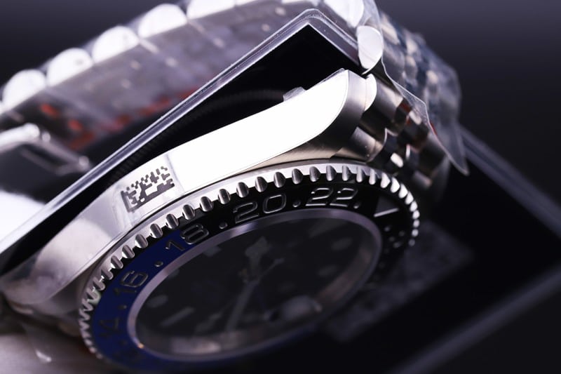 V9 FactoryRolexGMT-Master watch review black and blue circle commemorative bracelet detail shots