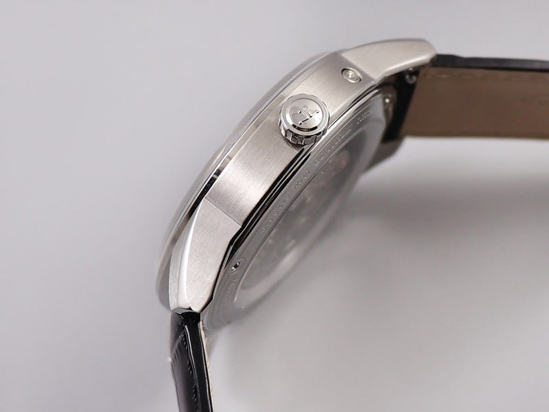 Jaeger-LeCoultre Polaris Watch Review: Power Reserve Display Multifunctional Mechanical Watch Side View