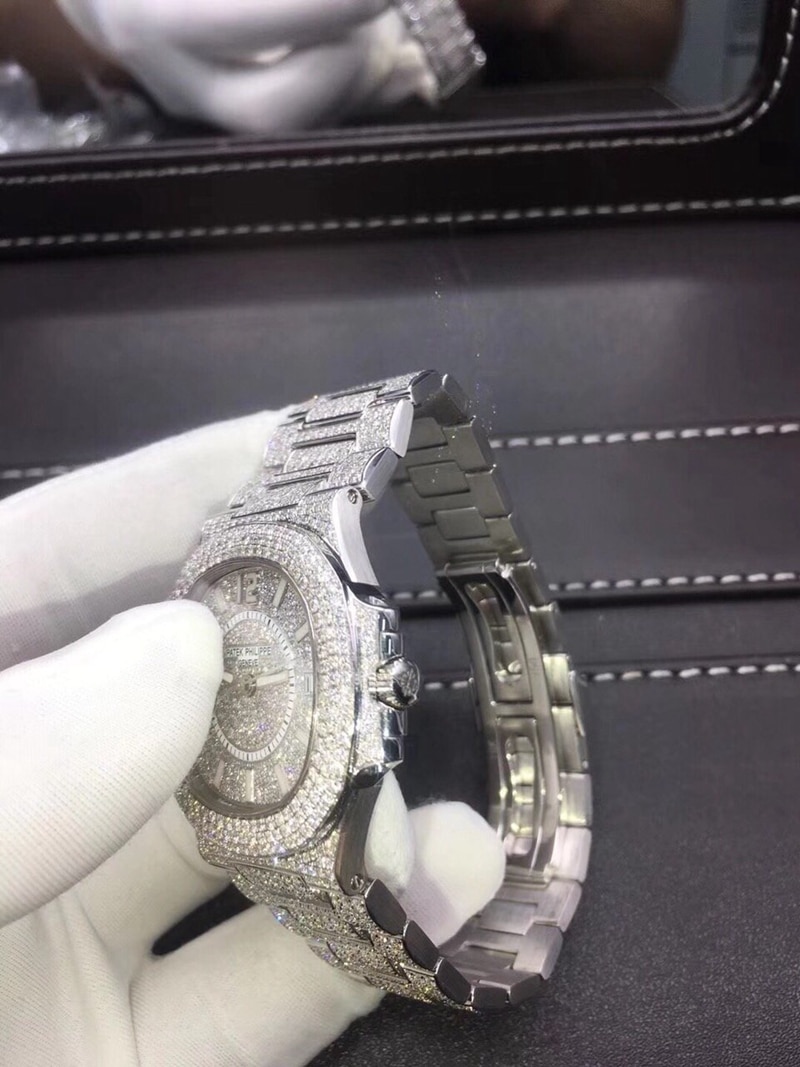 Patek Women's Nautilus 18K gold full diamonds 37mm detail shots