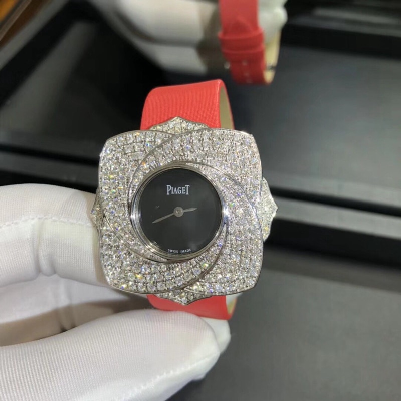 Piaget rose-shaped watch with rotatable petals diameter 37mm Swiss movement front view