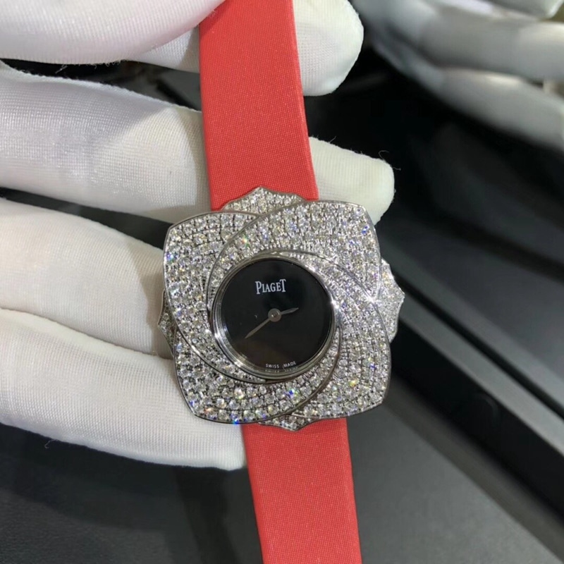 Piaget rose-shaped watch with rotatable petals diameter 37mm Swiss movement front view