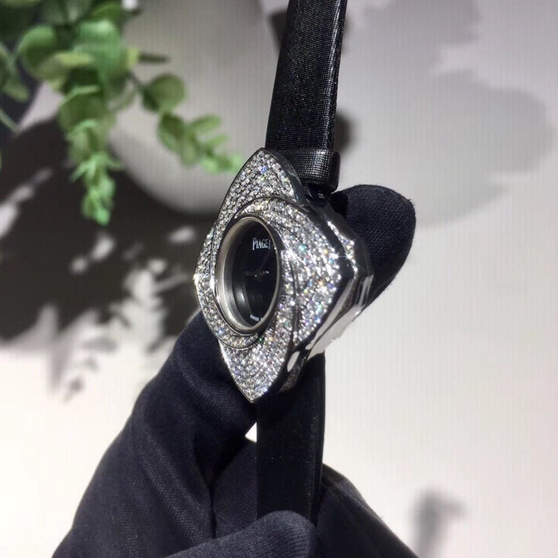 Piaget women's watch with rotatable petals in 18K gold and diamonds Swiss quartz movement side view