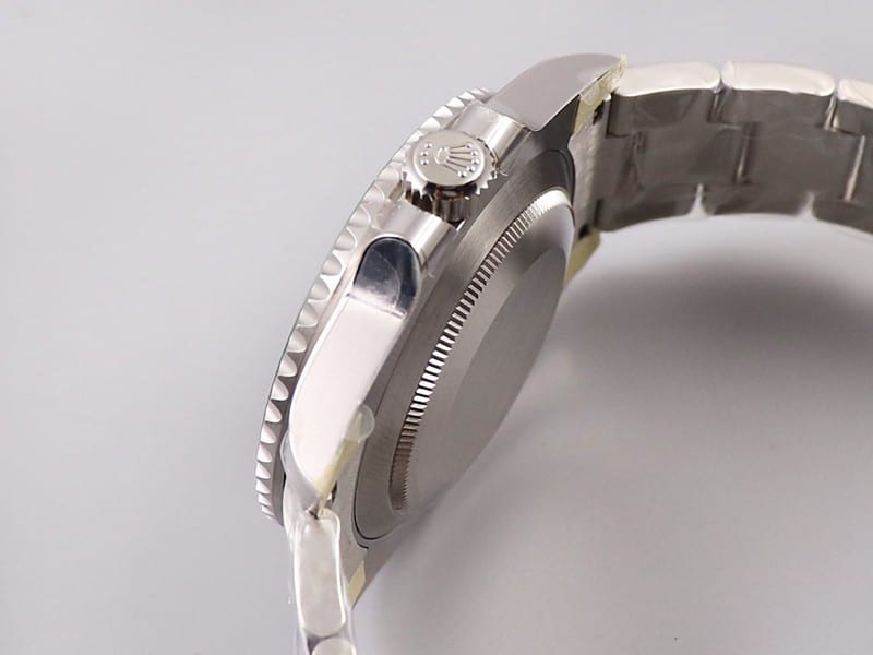 Rolexreplica watch ZZStarbucks Submariner no longer worries about color difference side view