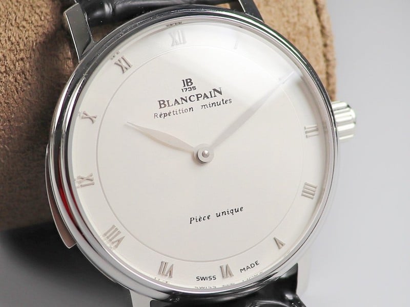 super cloneBlancpain watch erotic classic Roman scale front view