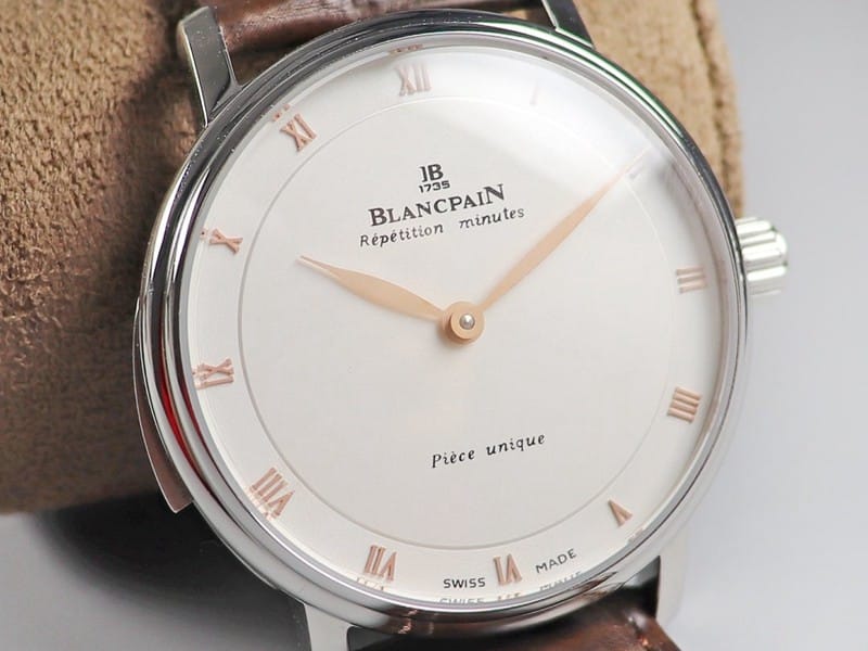 replicaBlancpain watch erotic classic gold Roman scale front view