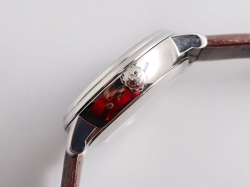 replicaBlancpain watch erotic classic gold Roman scale side view