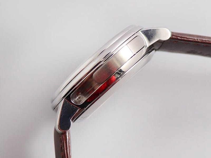 replicaBlancpain watch erotic classic gold Roman scale side view