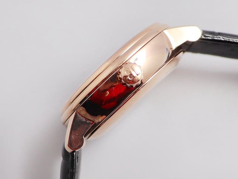 High-quality replicaBlancpain watch erotic classic rose gold Roman scale side view
