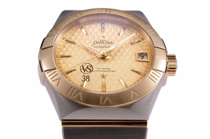 Omegasuper temperament model vs. constellation rose gold plate temperament model 8500 mechanical watch detail shots