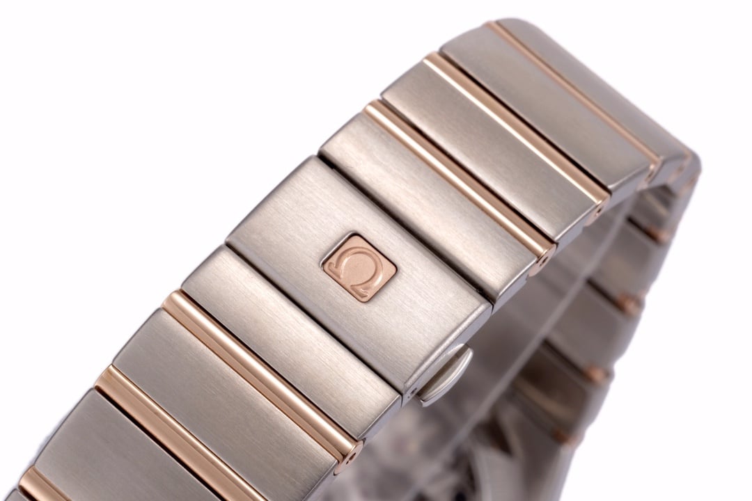 Omega1:1 vs constellation temperament blue dial8500 mechanical watch bracelet picture