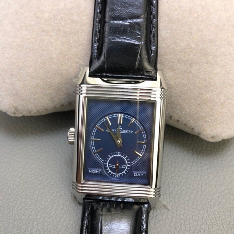 replicaJaeger-LeCoultre men's double-sided dual time zone flip watch is simple, elegant and gentle, front view