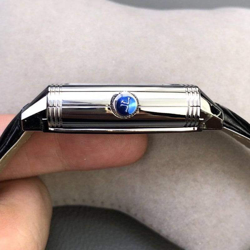 replicaJaeger-LeCoultre men's double-sided dual time zone flip watch is simple, elegant and gentle, side view