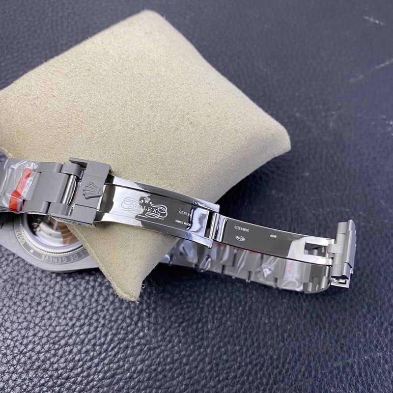 ReplicaRolex modified watch sandblasted case blue dialclasp picture