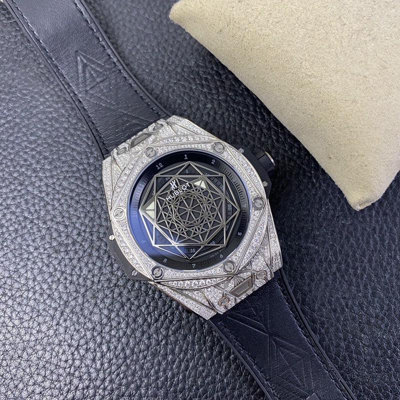 Hublot1:1 Hublot tattoo personalized full diamond watch front view