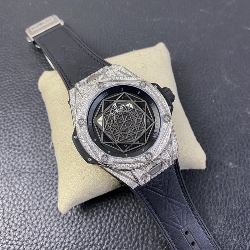 Hublot1:1 Hublot tattoo personalized full diamond watch front view