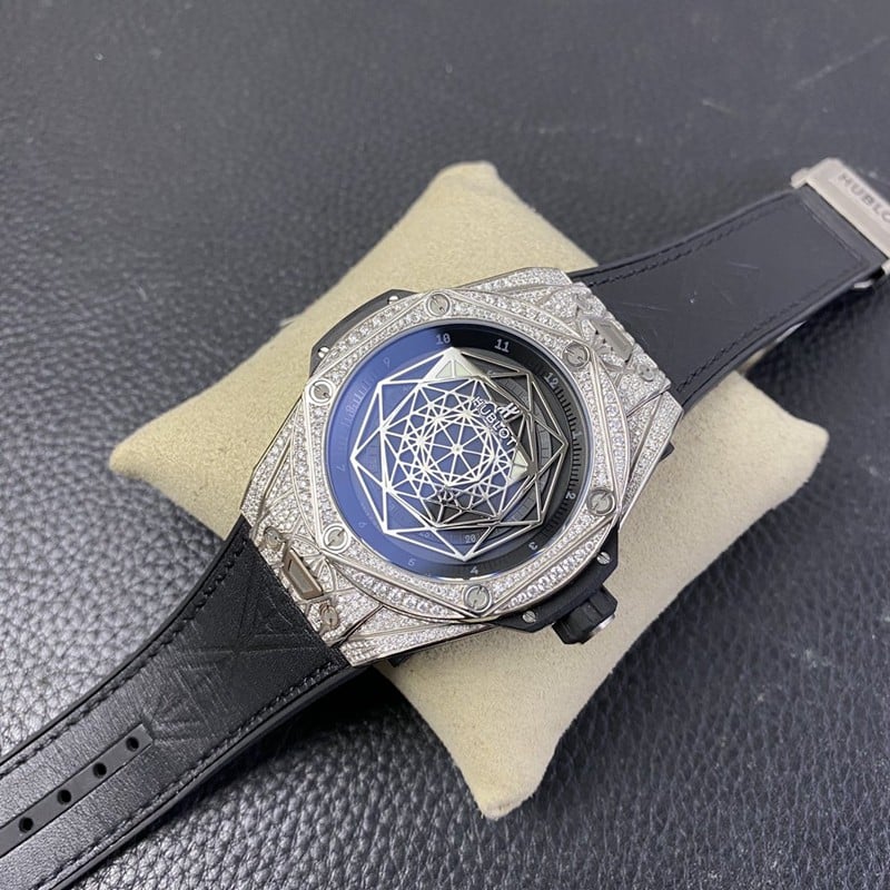 Hublot1:1 Hublot tattoo personalized full diamond watch front view