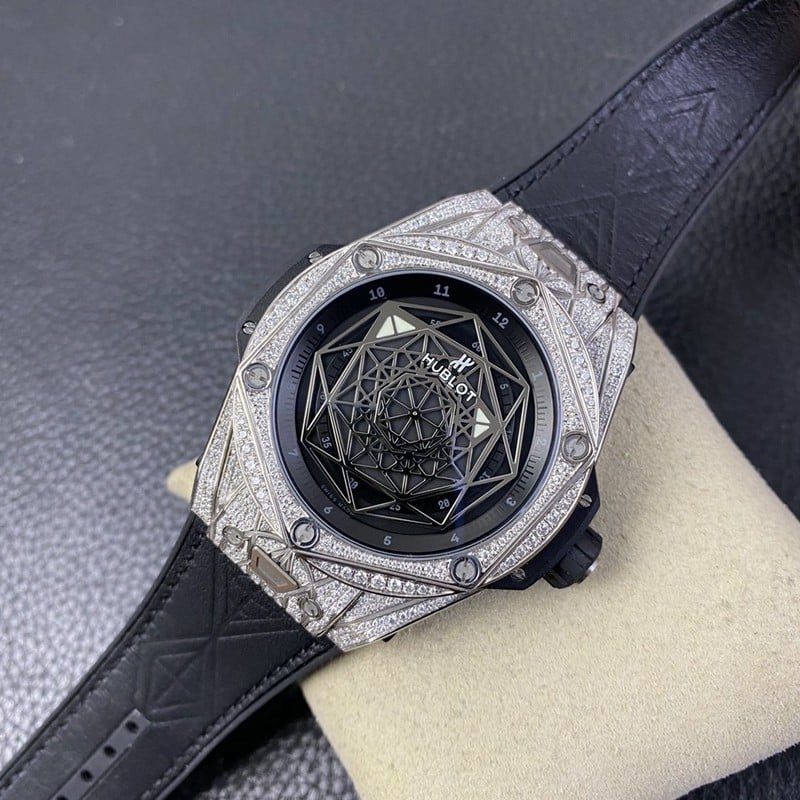 Hublot1:1 Hublot tattoo personalized full diamond watch front view