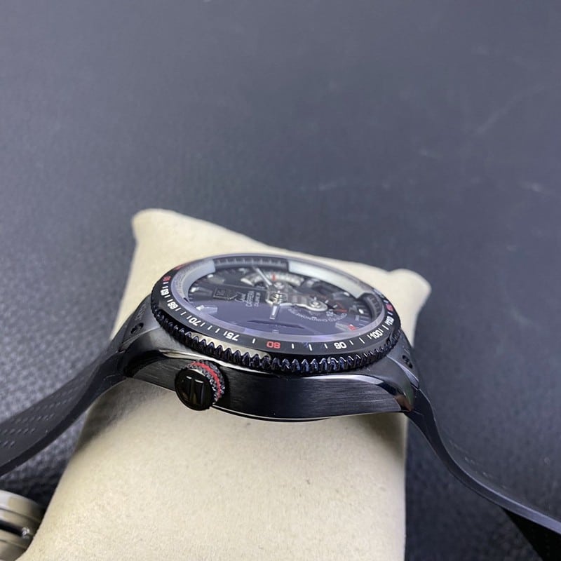 watch V6 TAG Heuer Carrera series racing model side view