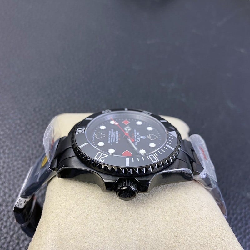 ReplicaRolex watch Submariner latest modified all black side view