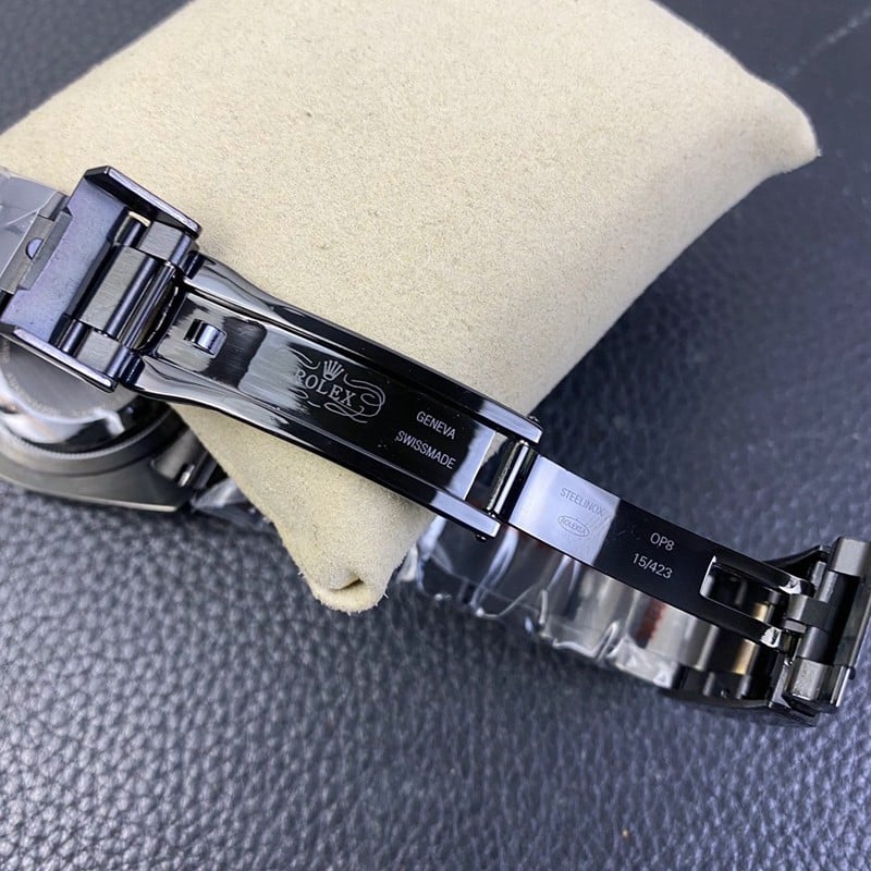 ReplicaRolex watch Submariner latest modified all black clasp picture
