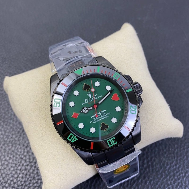 Super cloneRolex watch Submariner latest modified all black green dial front view