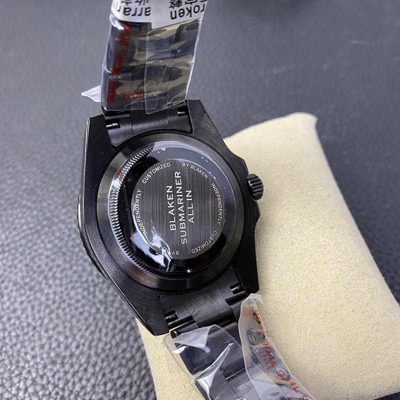 Super cloneRolex watch Submariner latest modified all black green dial back cover picture