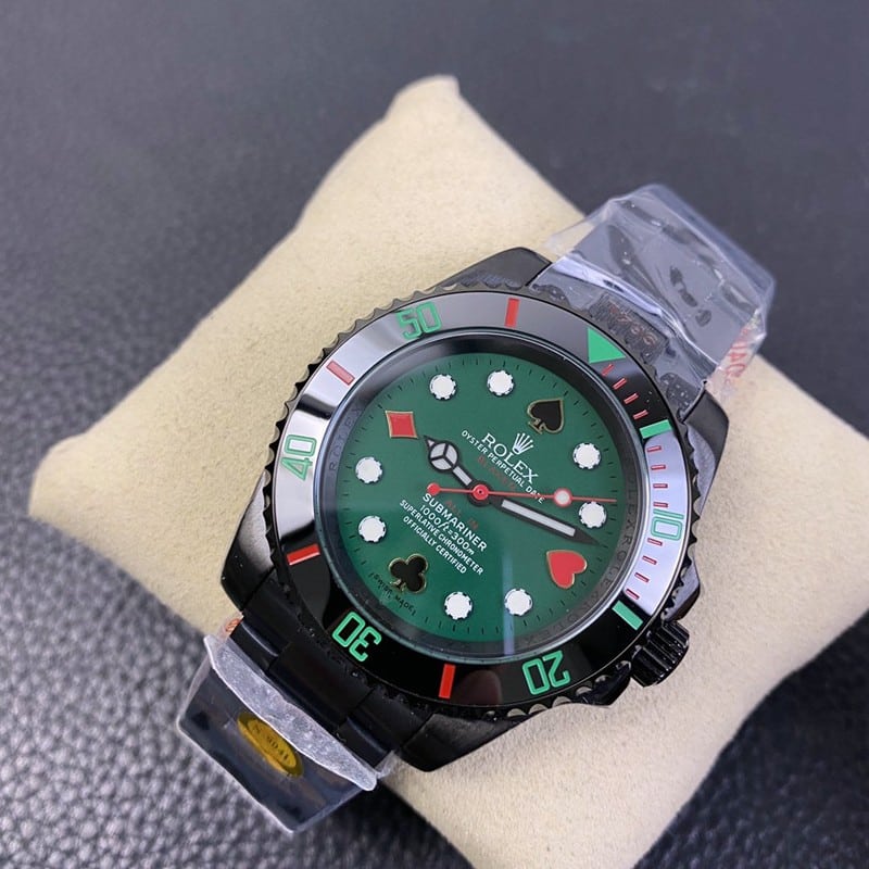 Super cloneRolex watch Submariner latest modified all black green dial front view