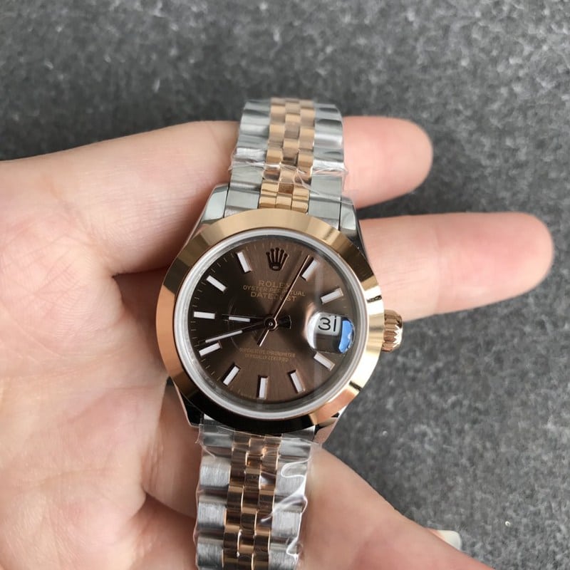 Rolex Datejust watch for women, 28mm, mechanical movement, tiger tooth bezel, rose gold, coffee-colored dial, front view
