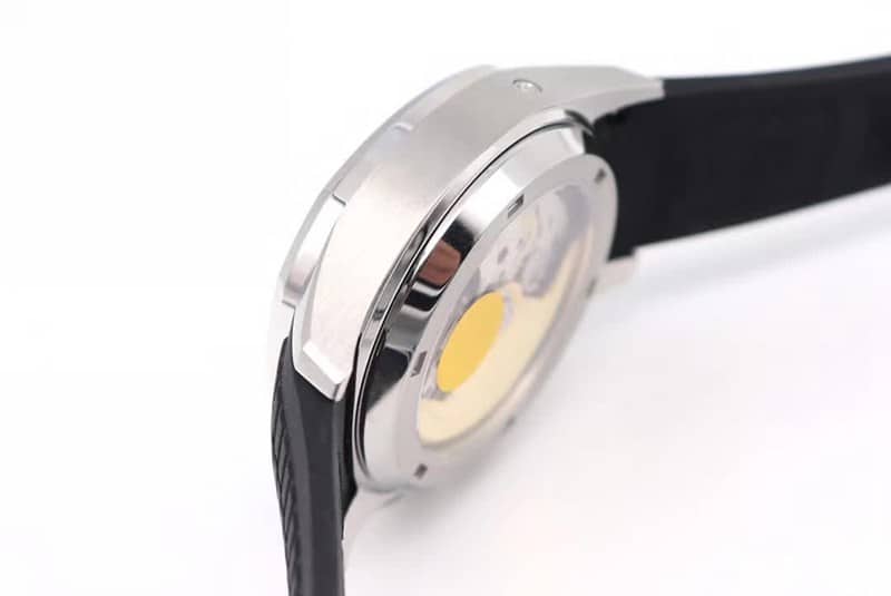 OM Factorytop-tierhigh-quality replicaPatek Philippe grenade chronograph watch new 5968A-001 integrated movement watch black rubber bracelet side view