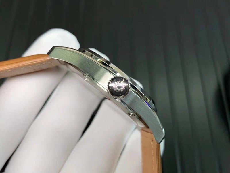 Longinesreplica watch pioneer series five-star admiral white dial mechanical watch side view