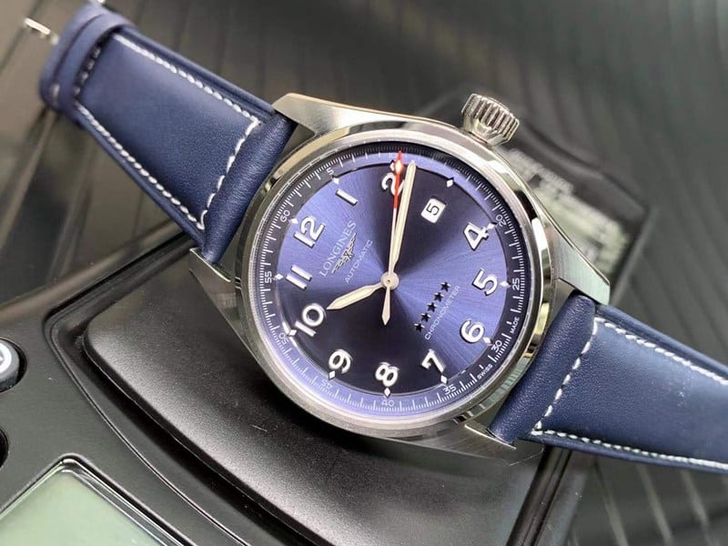 high-quality replicaLongines watch pioneer series five-star admiral blue dial mechanical watch front view