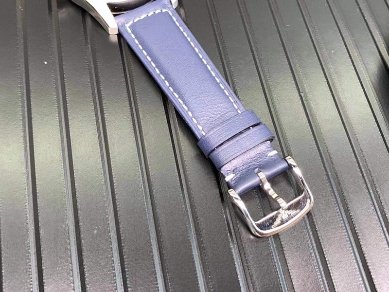 high-quality replicaLongines watch pioneer series five-star admiral blue dial mechanical watch clasp picture