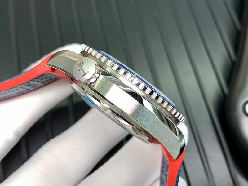 VS FactoryOmegareplica watch 43.5mm new Seamaster 600m America's Cup side view