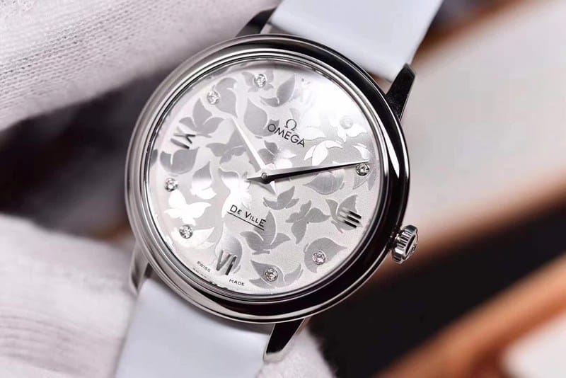 replicaOmega women's watch De Ville series butterfly dance 32.7mm white dial front view