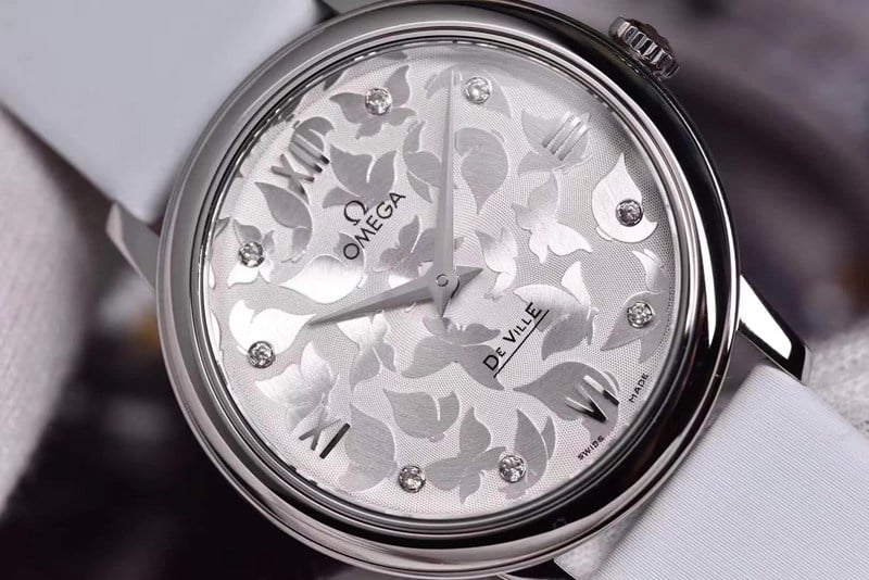 replicaOmega women's watch De Ville series butterfly dance 32.7mm white dial front view