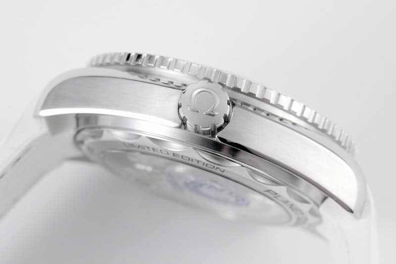 watch Omega ladies Seamaster series Ocean Universe 600m ceramic bezel39.5 diameter automatic movement watch side view