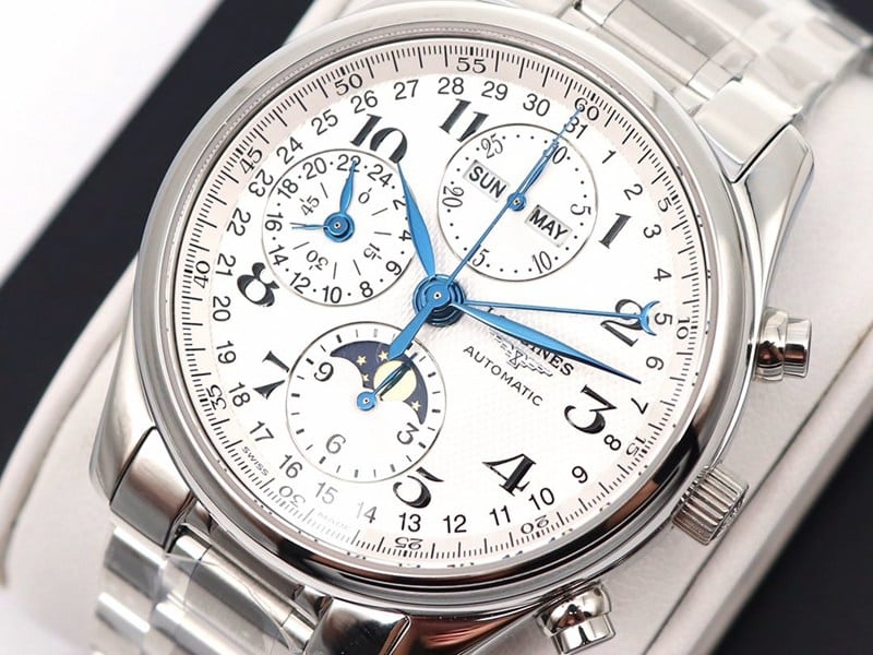 GL factory replicaLongines watch famous eight-pin moon phase7751white dialsteel bracelet front view